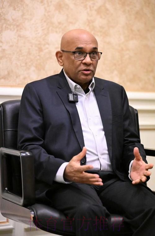 “我从来没有看到过这样的中国足球”——专访亚足联秘书长温莎·约翰 “我从来没有看到过这样的中国足球”——专访亚足联秘书长温莎·约翰