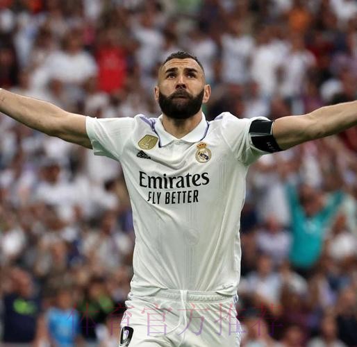 走了谁背锅?记者:里昂正考虑夏窗签下本泽马 走了谁背锅?记者:里昂正考虑夏窗签下本泽马